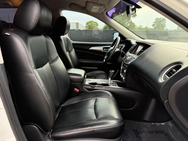 2017 Nissan Pathfinder SL
