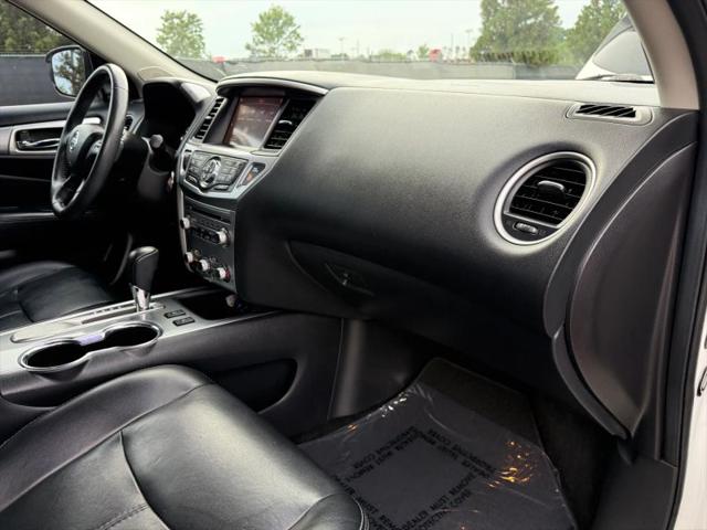 2017 Nissan Pathfinder SL