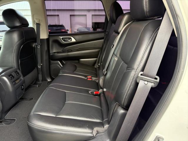 2017 Nissan Pathfinder SL