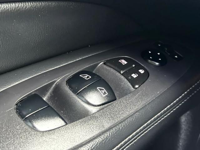 2017 Nissan Pathfinder SL