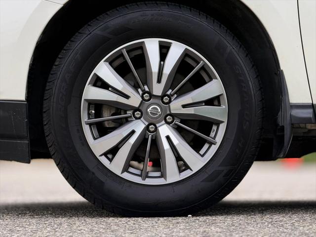 2017 Nissan Pathfinder SL