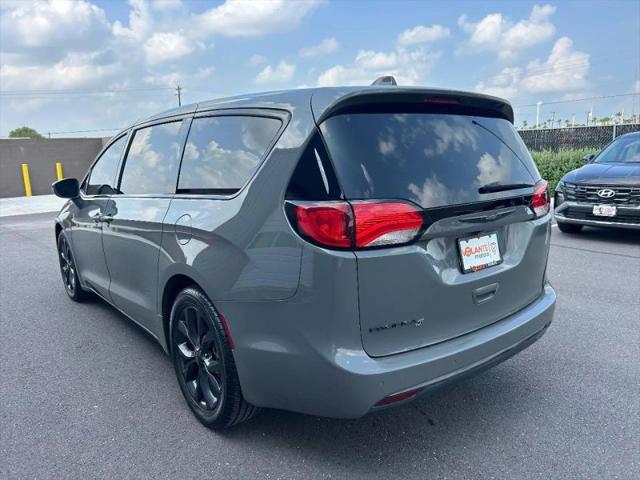 2020 Chrysler Pacifica Touring