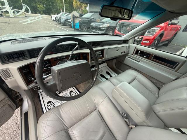 1993 Cadillac DeVille Standard