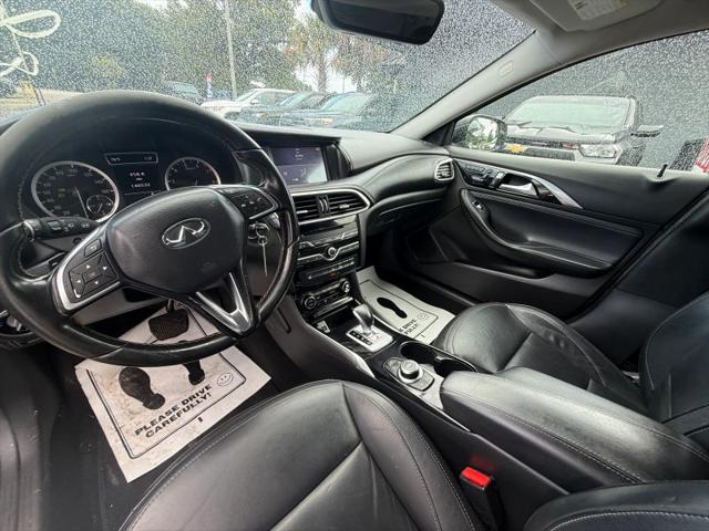 2018 INFINITI QX30 Luxury