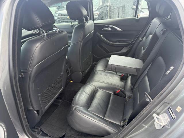 2018 INFINITI QX30 Luxury