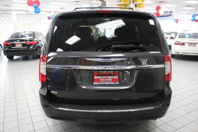 2012 Chrysler Town & Country Touring
