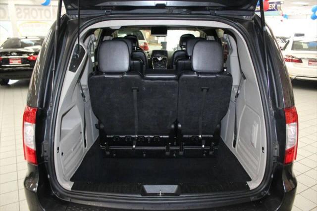 2012 Chrysler Town & Country Touring