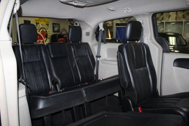 2012 Chrysler Town & Country Touring