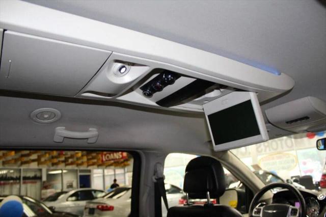 2012 Chrysler Town & Country Touring