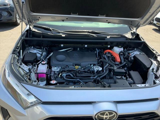 2025 Toyota RAV4 Hybrid LE