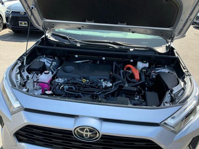 2025 Toyota RAV4 Hybrid LE