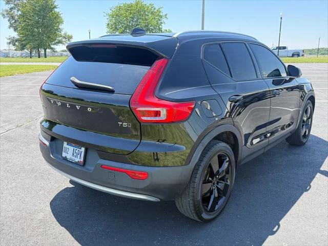 2019 Volvo XC40 T5 Momentum