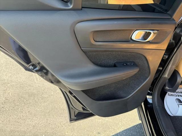 2019 Volvo XC40 T5 Momentum
