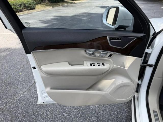 2019 Volvo XC90 T6 Momentum