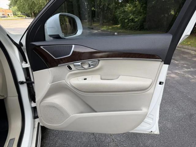 2019 Volvo XC90 T6 Momentum