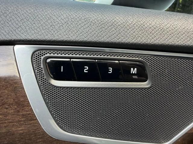 2019 Volvo XC90 T6 Momentum