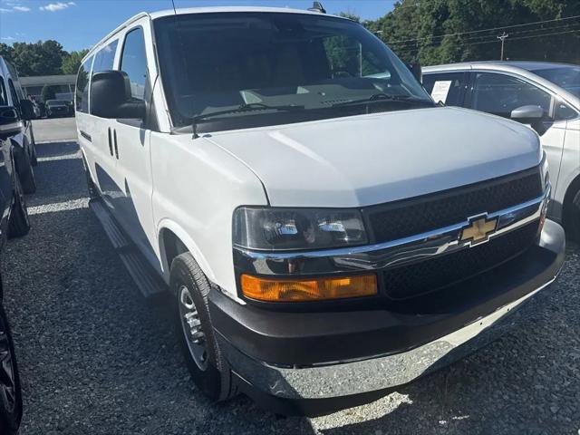 2025 Chevrolet Express Passenger RWD 3500 Extended Wheelbase LT
