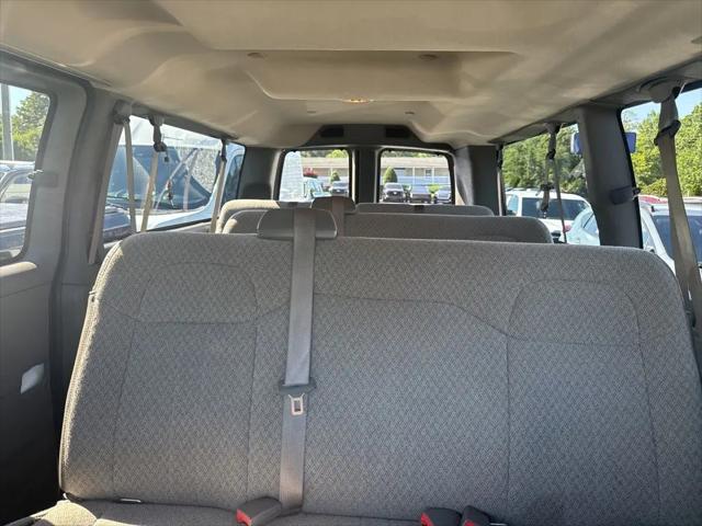 2025 Chevrolet Express Passenger RWD 3500 Extended Wheelbase LT