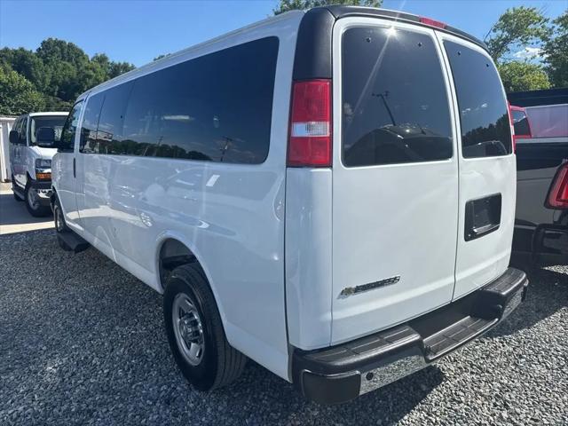 2025 Chevrolet Express Passenger RWD 3500 Extended Wheelbase LT