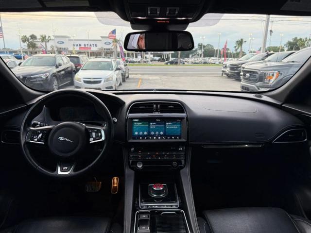 2018 Jaguar F-PACE 35t R-Sport
