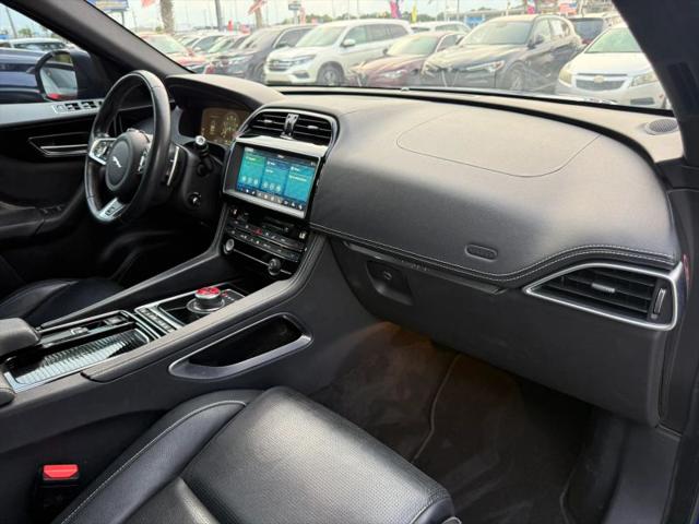 2018 Jaguar F-PACE 35t R-Sport