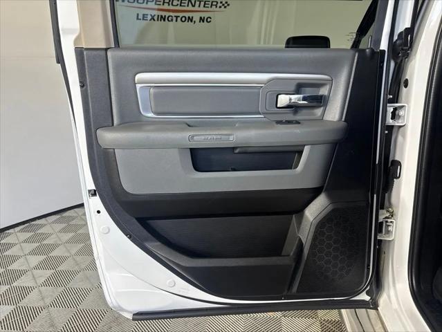2019 Ram 1500 Classic SLT Crew Cab 4x2 6'4" Box