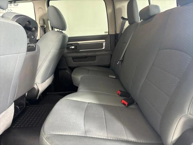 2019 Ram 1500 Classic SLT Crew Cab 4x2 6'4" Box