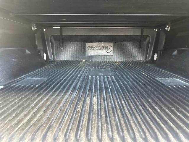 2019 Ram 1500 Classic SLT Crew Cab 4x2 6'4" Box