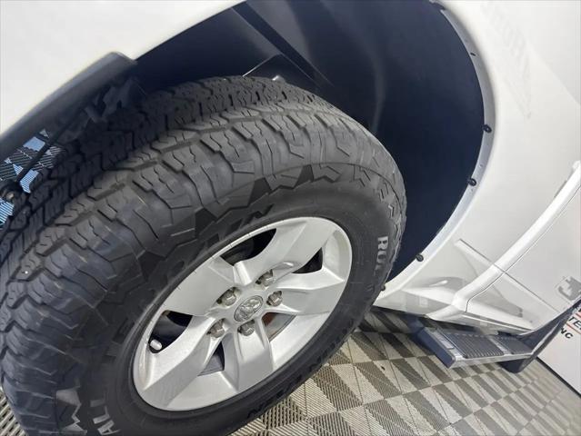 2019 Ram 1500 Classic SLT Crew Cab 4x2 6'4" Box