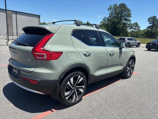 2023 Volvo XC40 B5 Plus Bright Theme