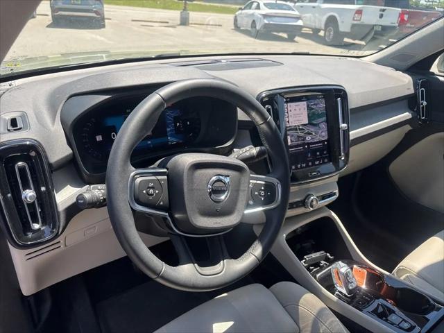 2023 Volvo XC40 B5 Plus Bright Theme