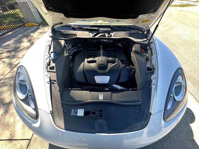 2014 Porsche Cayenne Diesel Platinum Edition
