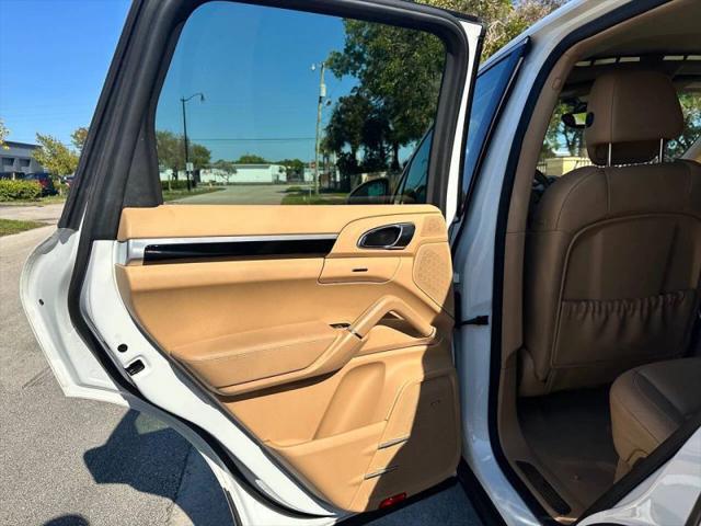 2014 Porsche Cayenne Diesel Platinum Edition