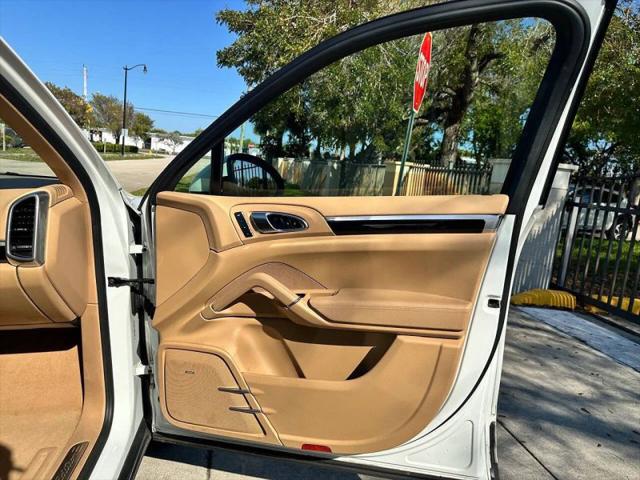 2014 Porsche Cayenne Diesel Platinum Edition