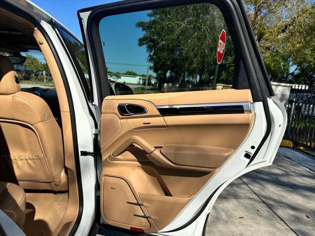 2014 Porsche Cayenne Diesel Platinum Edition