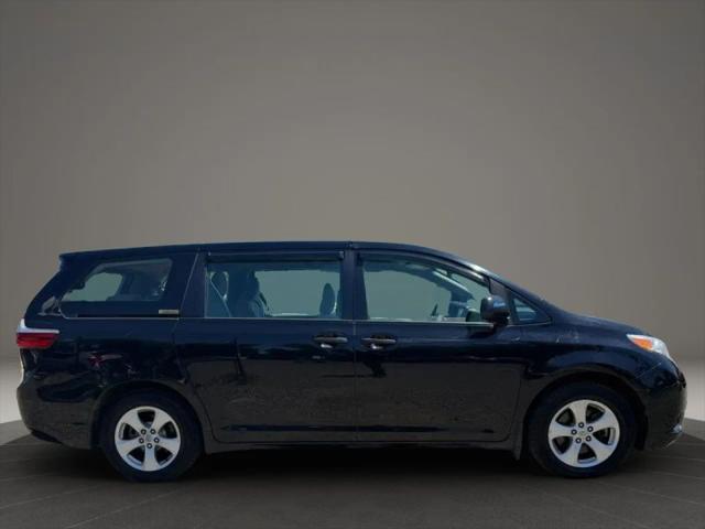 2017 Toyota Sienna L 7 Passenger
