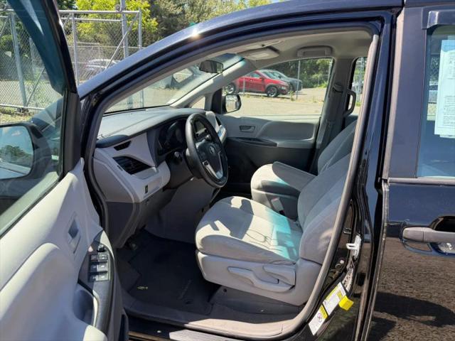 2017 Toyota Sienna L 7 Passenger