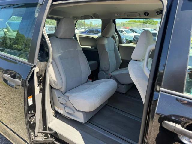2017 Toyota Sienna L 7 Passenger
