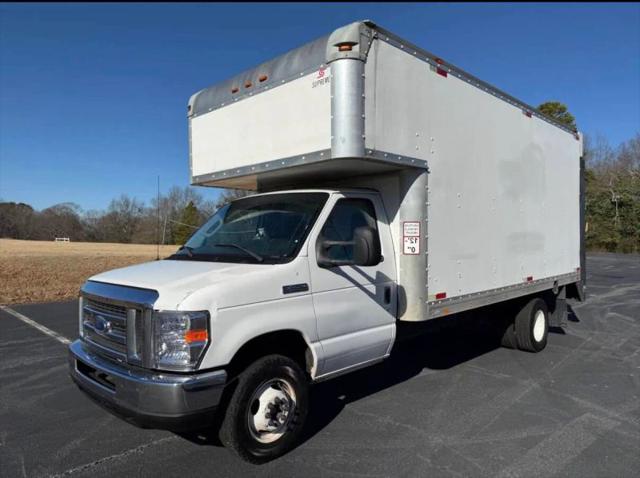 2017 Ford E-450 Cutaway Base