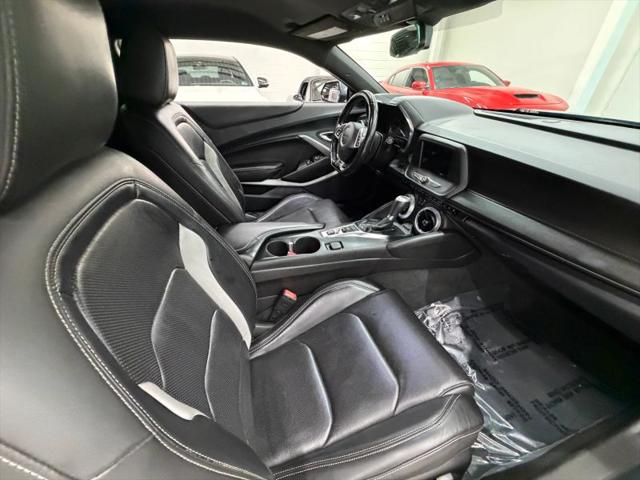 2022 Chevrolet Camaro RWD Coupe 2LT