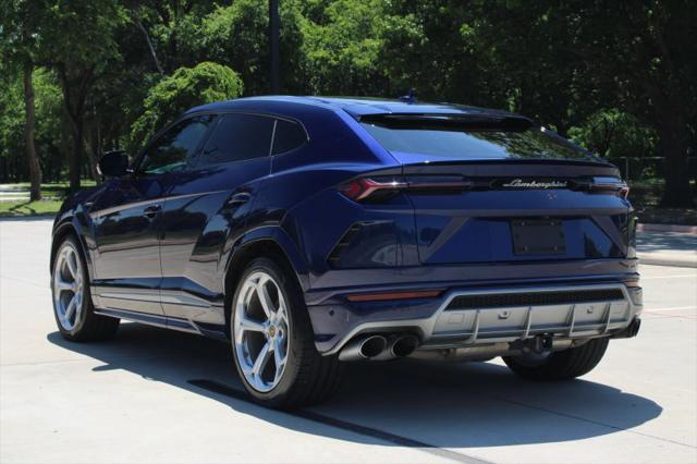 2020 Lamborghini Urus Base