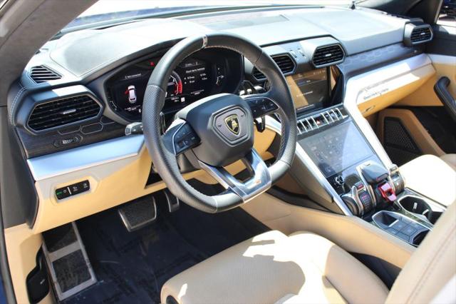 2020 Lamborghini Urus Base