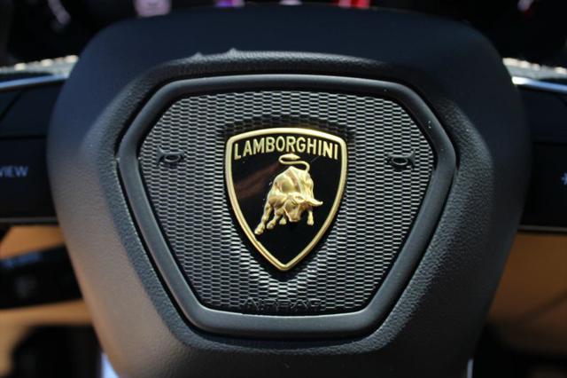 2020 Lamborghini Urus Base