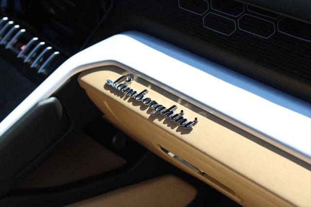 2020 Lamborghini Urus Base