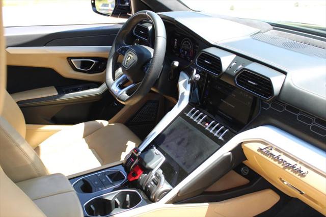2020 Lamborghini Urus Base