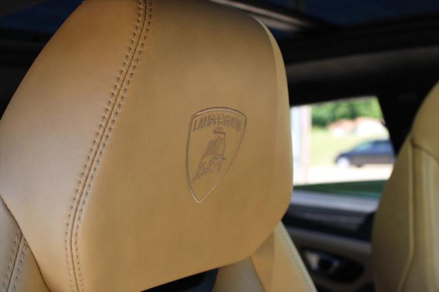 2020 Lamborghini Urus Base