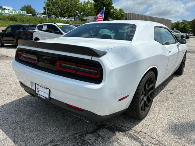 2015 Dodge Challenger R/T Scat Pack Shaker