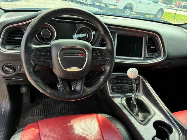 2015 Dodge Challenger R/T Scat Pack Shaker