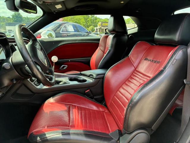 2015 Dodge Challenger R/T Scat Pack Shaker