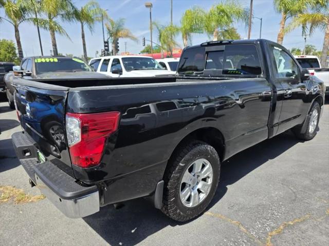 2017 Nissan Titan SV